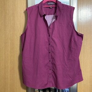 Eddie Bauer wrinkle free shaped fit women’s 2XL purple with white polka dot top